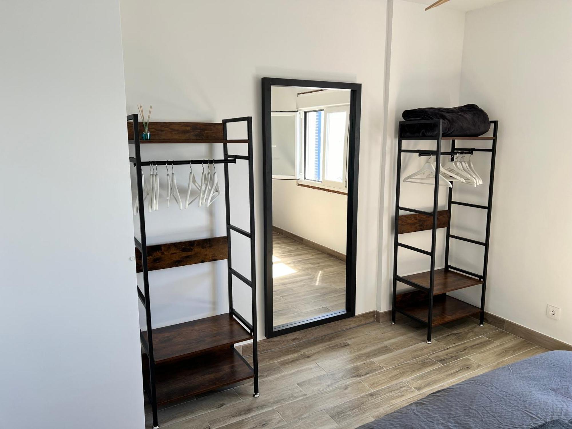 Newly Renovated 2 Bedroom Beachfront House Ситио-де-Калаонда Экстерьер фото